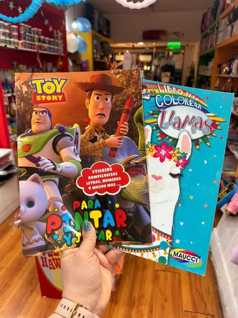 Revistas para pintar de Toy Story y de llamas — Les Enfants Librería Boutique