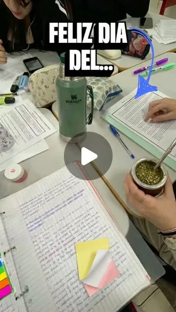 Mate, apuntes y útiles en el reel del Día del Estudiante de Les Enfants en Instagram